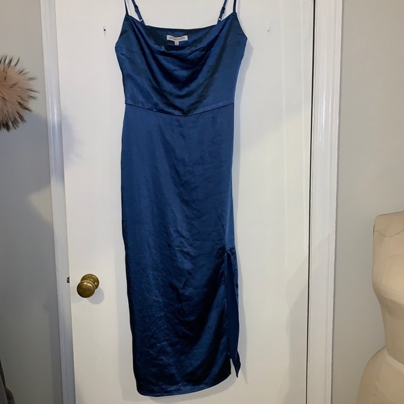 Heartloom Oliver Dress Twilight Small, pulls near zipper, price reflects defects - Picture 5 of 6